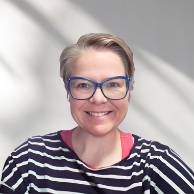 Dr Leisa Gibbons