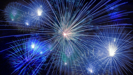 fireworks-574739_1280.jpg